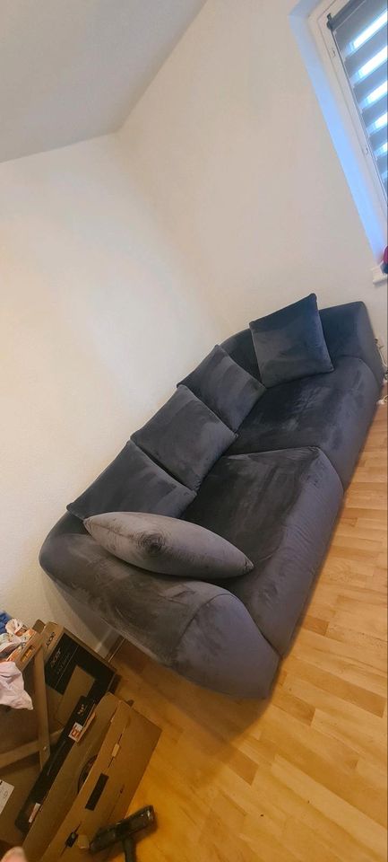 Schönes BIG Sofa aus Samt in Hamburg