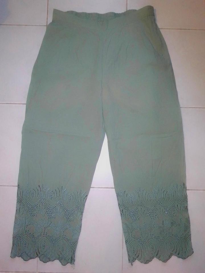 Hübsche leichte Sommerhose, bequem, Gummizug hinten in Isenbüttel