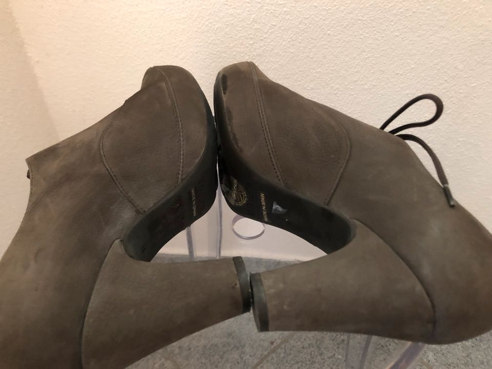 UNISA PUMPS Ankle Booties graubraun Gr 38 in Velden