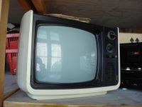 kleiner Toshiba Fernseher - Model 12SE aus 1973 in weiss mit UHF Rheinland-Pfalz - Dieblich Vorschau