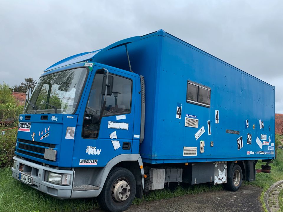 Iveco 75E Renntransporter LKW Wohnmobil 7,5 T Hebebühne in Abenberg