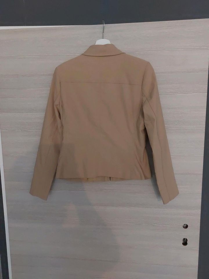 Jacke Gr. 42 beige in Euskirchen