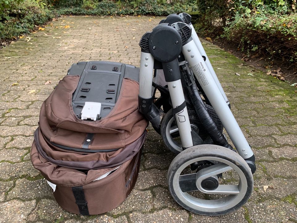 Kinderwagen Mutsy Evo mit viel Zubehör in Sandhausen