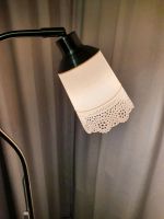 Stehleuchte Stehlampe IKEA Metall weißer Schirm Spitzendekor Obergiesing-Fasangarten - Obergiesing Vorschau