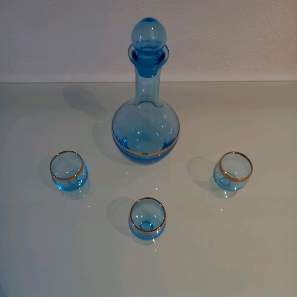 Gläser in Blau in Bleckede