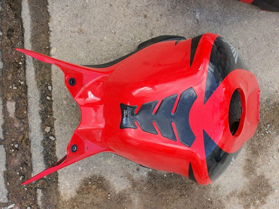 Honda CBR 1000 RR Fireblade Sc57 Tankhaube rot schwarz in Düren