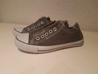 Manguun Sneaker Gr. 32 Kinderschuhe mit Gummiband Frankfurt am Main - Kalbach Vorschau