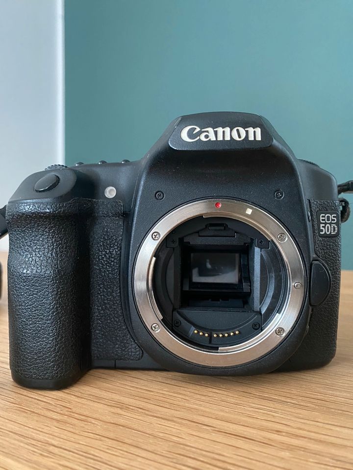 Spiegelreflex Canon EOS 50D inkl. Zubehör und 50mm Objektiv in Bonn