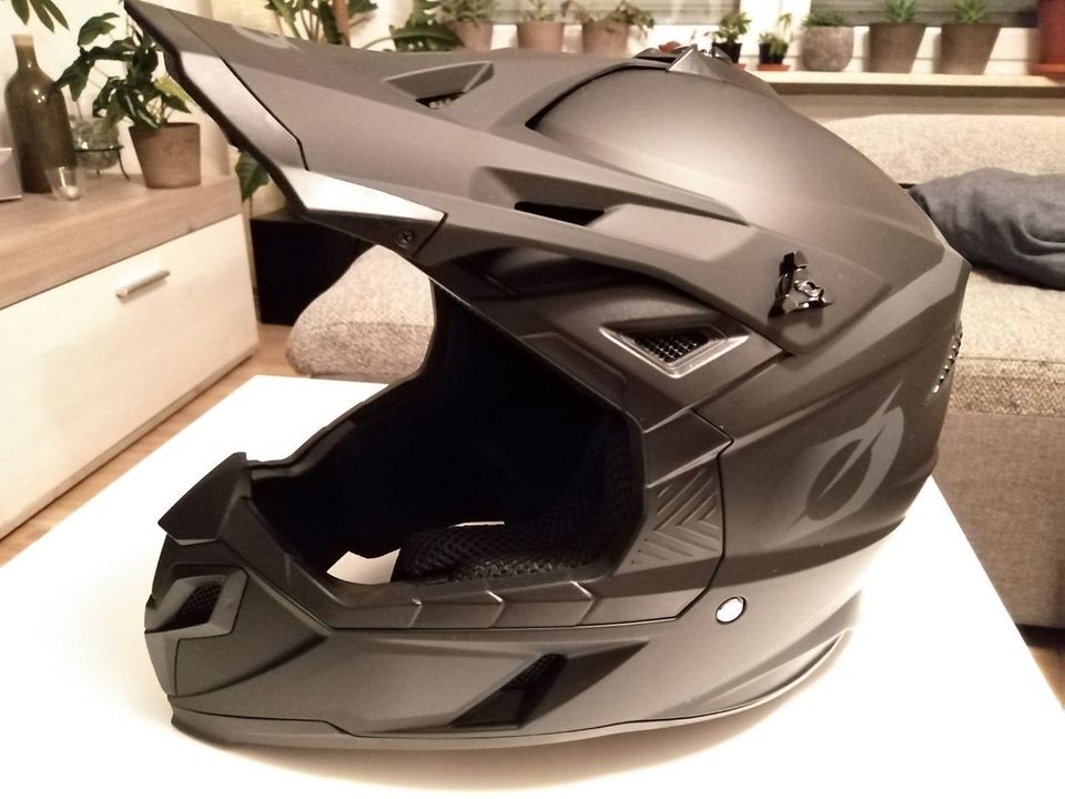 O'NEAL C-SRS Helm SOLID schwarz XL adult 61-62 cm in Weisel