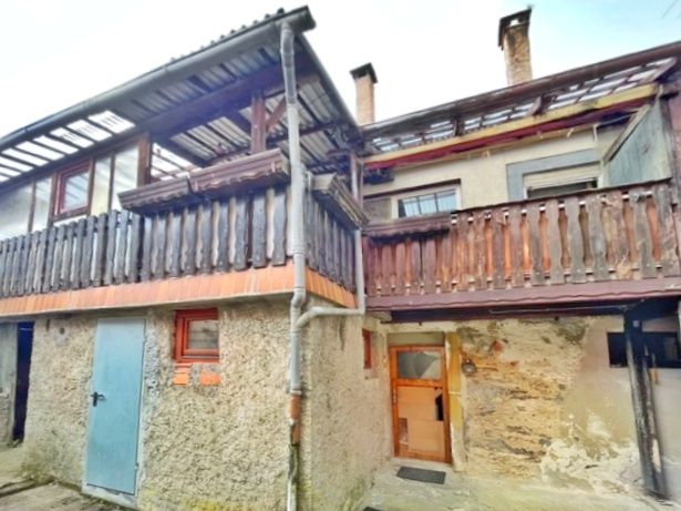 Historisches Bauernhaus mit Wintergarten, Scheune und Stallungen für leidenschaftlichen Handwerker in Gundelsheim