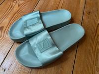 ~ w. Neu! Puma Pantoletten „Leadcat“ 40,5 Badelatschen Sandalen ~ Berlin - Pankow Vorschau