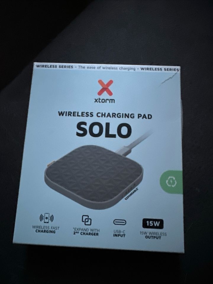 xtorm Wireless Charging Pad 15 W Ladestation in Halle