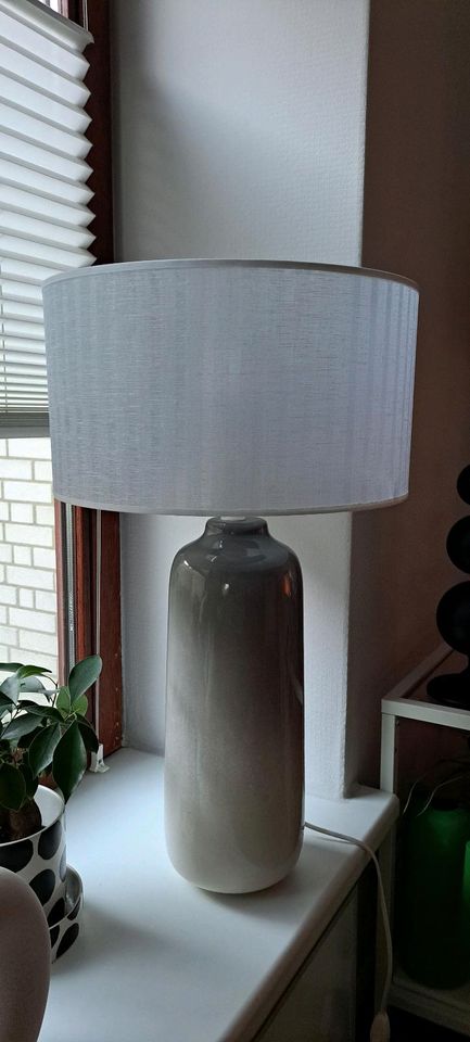 Große Lampe Leuchte Tischlampe Made in Portugal grau kein Zara! in Trittau
