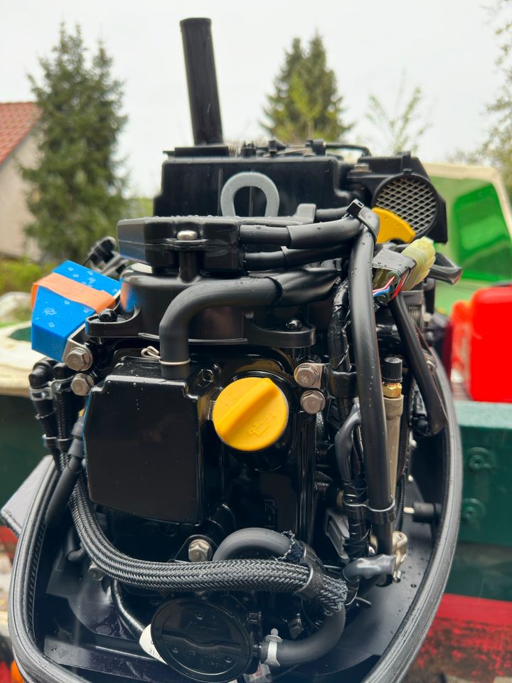 Kajütboot mit Tohatsu 15PS Motor in Stuhr