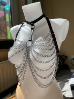 Harness mit Kettem aus Kunstleder in schwarz Techno Rave Mitte - Wedding Vorschau