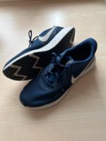 Nike Revolution, Turnschuhe, Größe 44 Nordrhein-Westfalen - Delbrück Vorschau