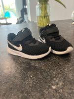 Schuhe Nike Größe 23,5 Rheinland-Pfalz - Weyerbusch Vorschau