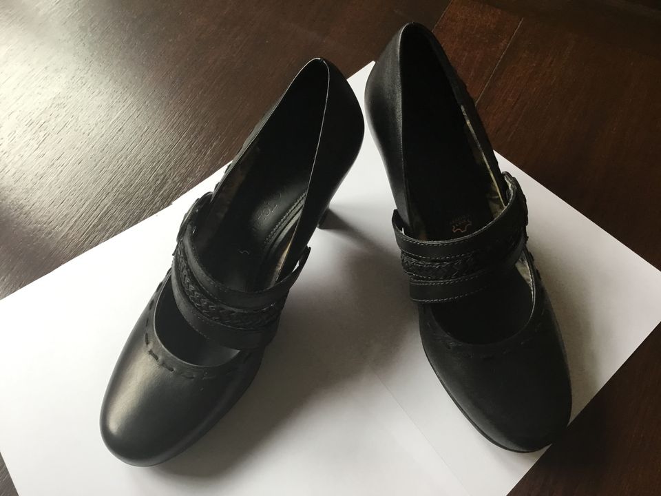 Marco Tozzi Leder Pumps Größe 5/38 schwarz,  Neuwertig in Rommerskirchen