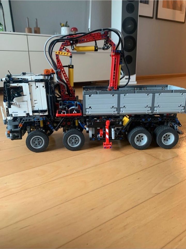 Lego Technic Mercedes Arocs in Freiburg im Breisgau