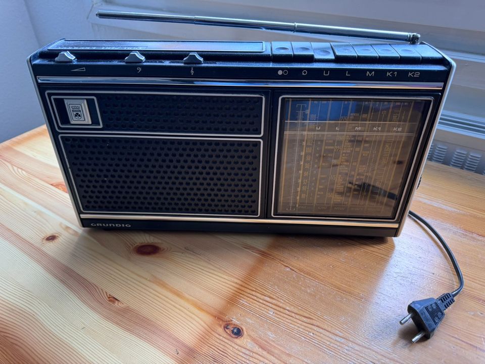Grundig Stereo Anlage *** und altes Radio Sammlerstück (s. Bild) in Kastellaun