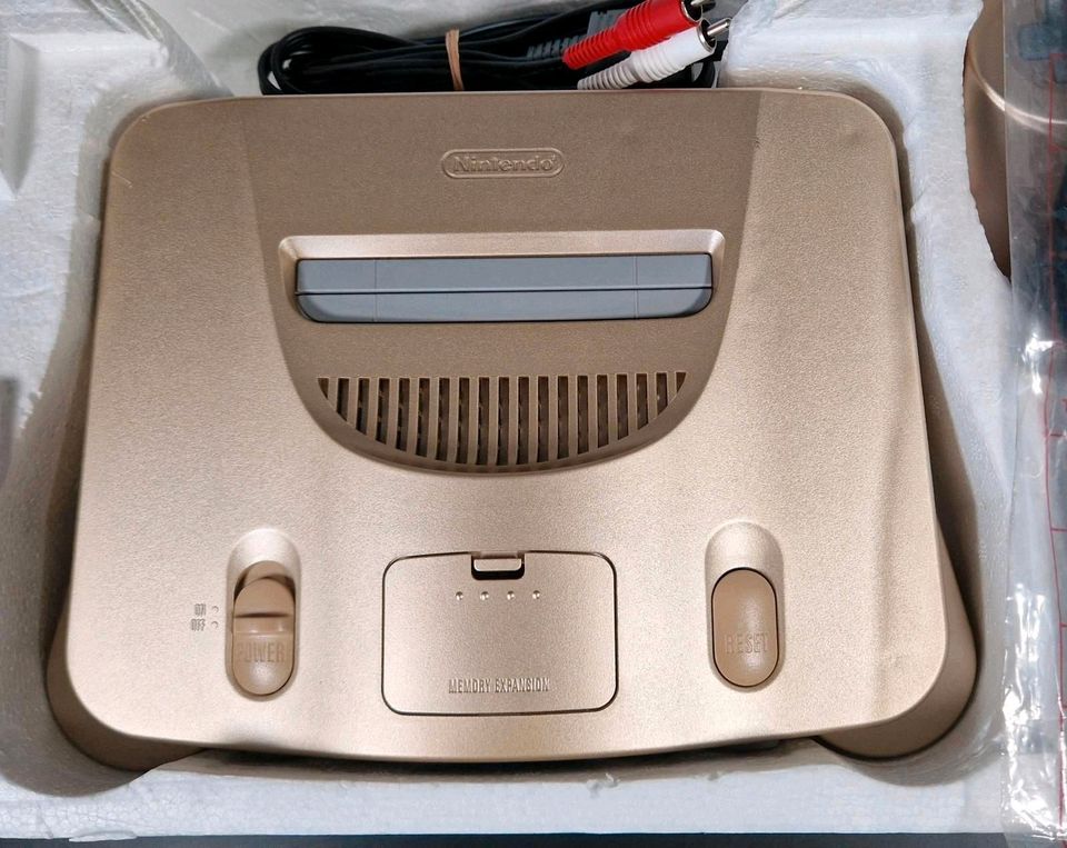 Original Nintendo 64 N64 Konsole Gold Model Japan OVP in Frankfurt am Main