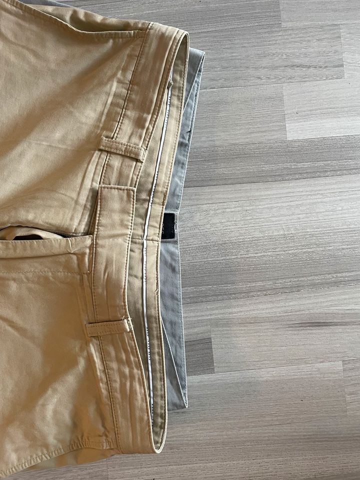 Hose von Hugo Boss in 34/32 bzw. 50 in Dinslaken