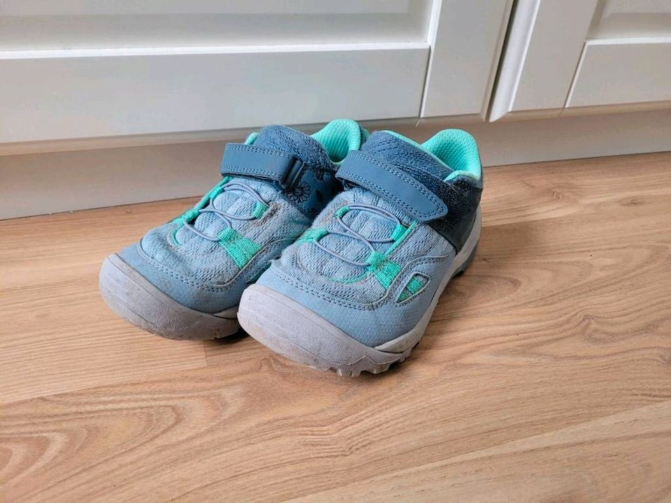 Turnschuhe Wanderschuhe Trekkingschuhe Größe 33 in Leipzig