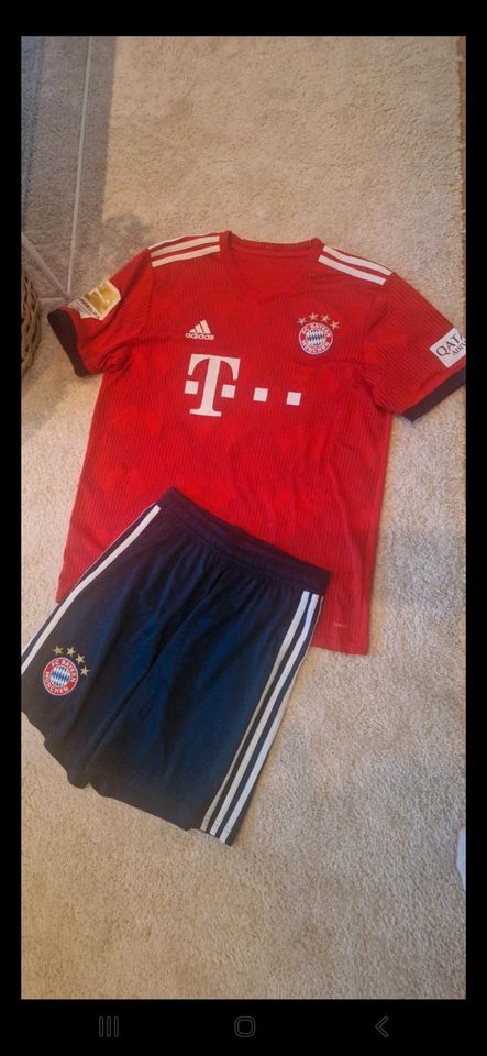 FC BAYERN MÜNCHEN Trikot adidas 2018/2019 Gr M in Alsdorf (Westerwald)