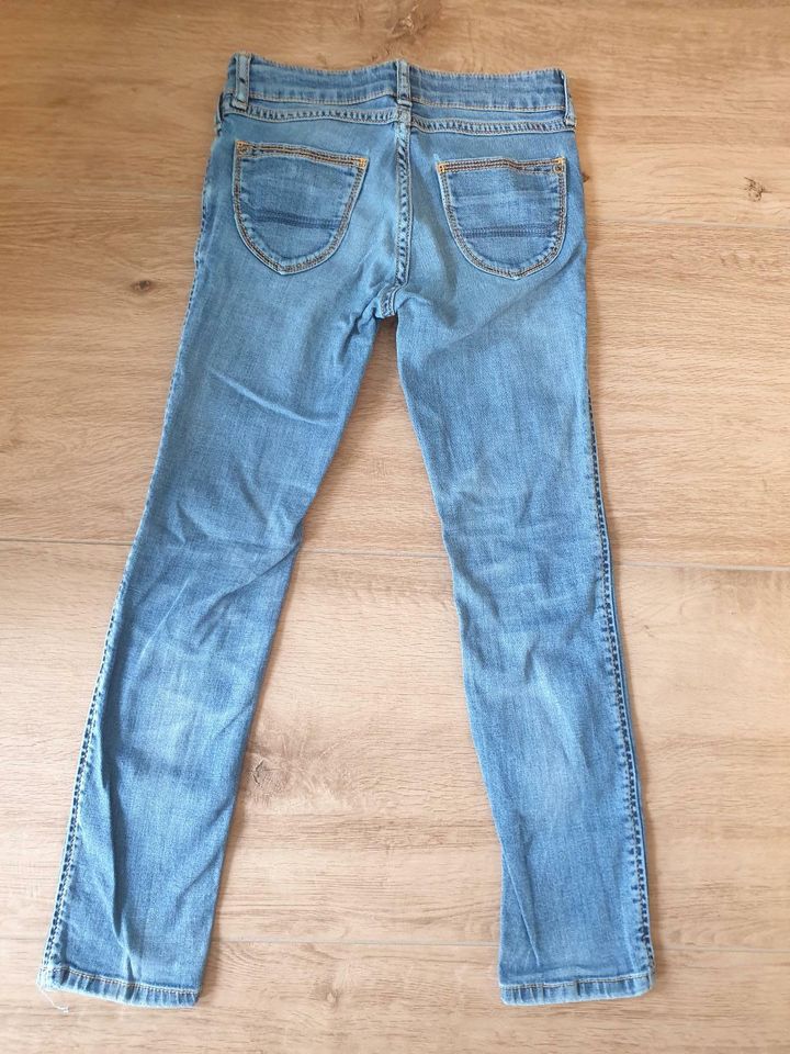 Hillfiger Jeans 128 weitenverstellbar in Berlin