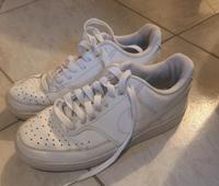 Nike Schuhe weiss Gr. 38.5 Nordrhein-Westfalen - Siegen Vorschau