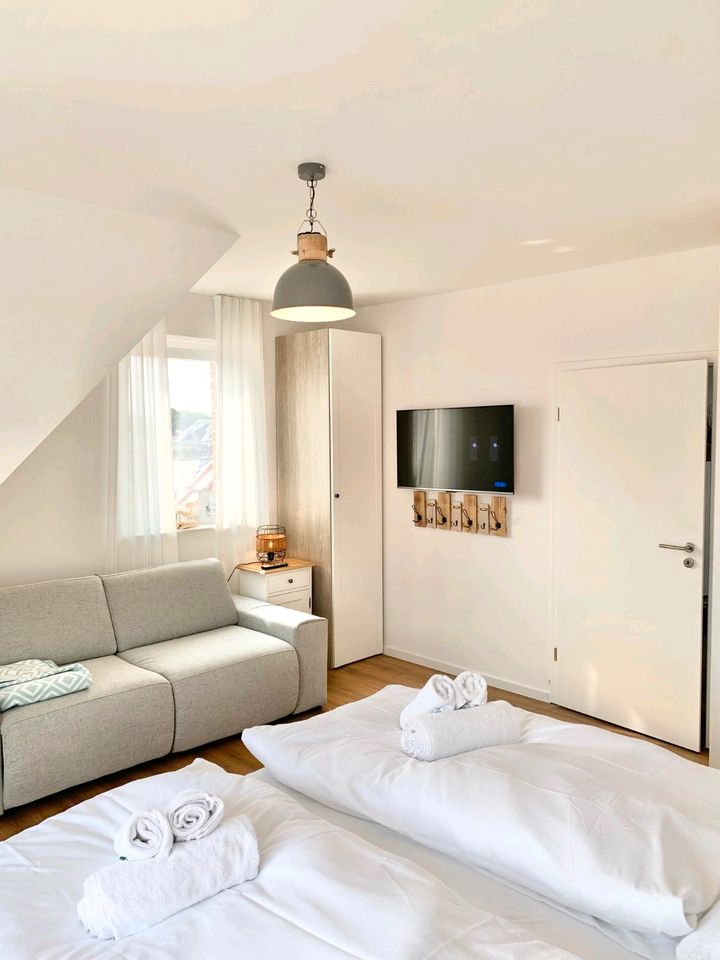 Riesiges Luxus Ferienhaus für 20 Personen! Direkt an der Nordsee mit Sauna und Pool! in Wintrich