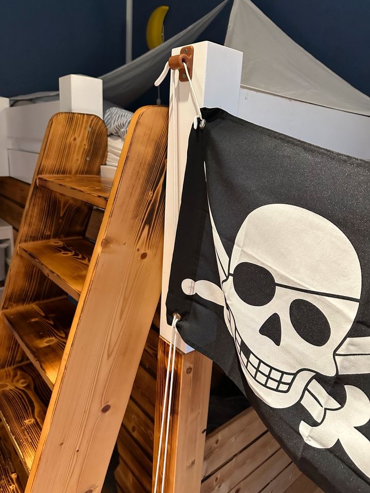 UNIKAT! Verkaufen Schreiner-gefertigtes Piraten-Hochbett in Essen
