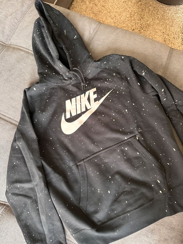 Nike Hoodie Pullover Schwarz Größe L in Meckenheim