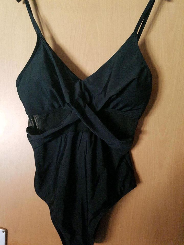 Neues Kleiderpaket Gr.L 5xBademode/Bikini/Badeanzug in Hanhofen