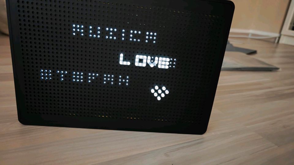 LED Anzeige Tafel mit Buchstaben in Maintal