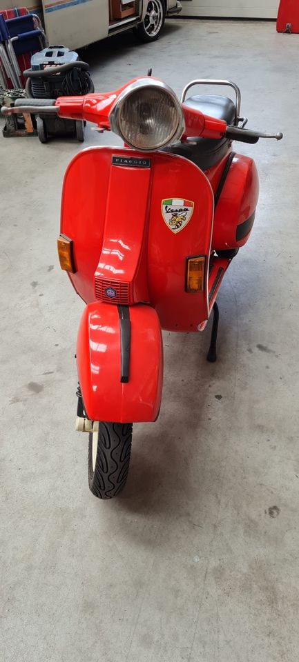 VESPA P200E in Marienhafe