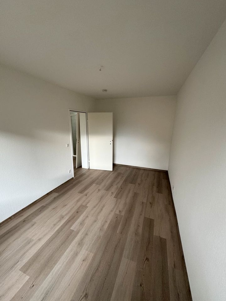Frisch renovierte und sanierte 2-Zimmer-Wohnung zu vermieten in Düsseldorf