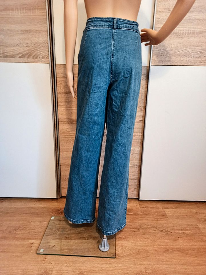 Schöne Jeanshose in Blau von Cecilia in Berlin