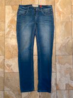 QuikSilver Blue Jeans mit Nieten Gr M W38 L32 blau guter Zustand Baden-Württemberg - Neuried Vorschau