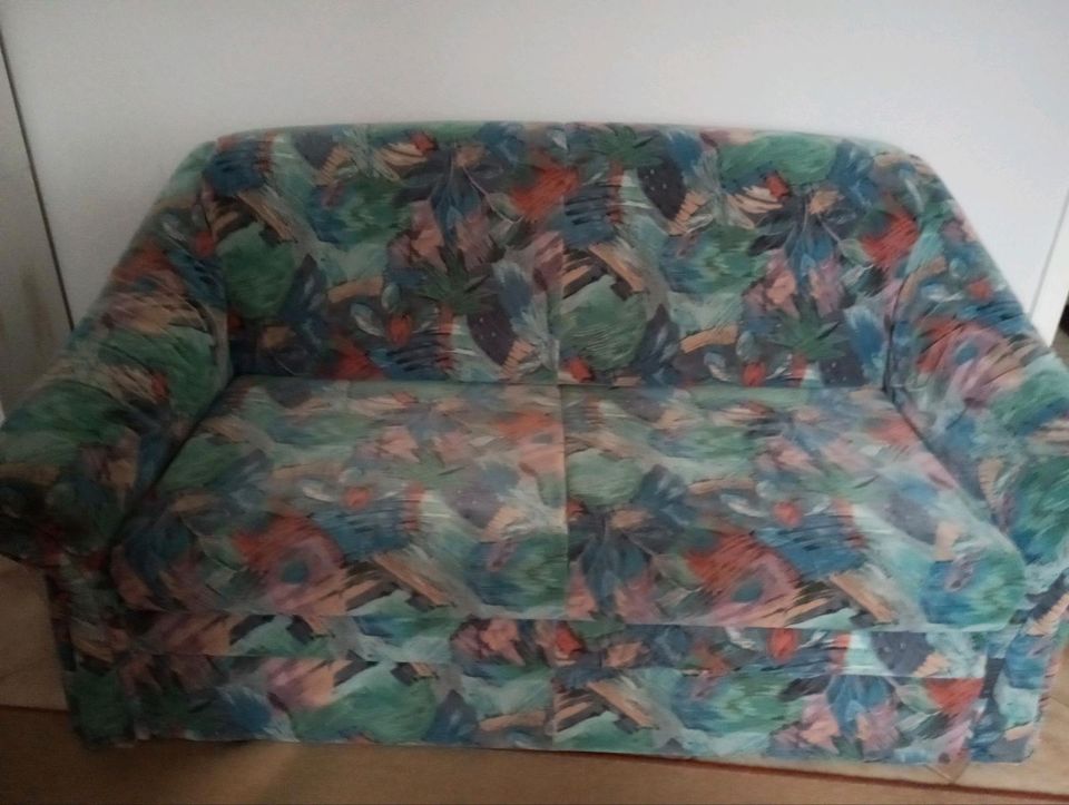 Sofa mit schlaffunktion 1.40 X 2.00m wenn offen. in Stadtoldendorf
