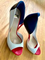 Guess High Heels Pumps by Marciano in Größe 39 München - Thalk.Obersendl.-Forsten-Fürstenr.-Solln Vorschau