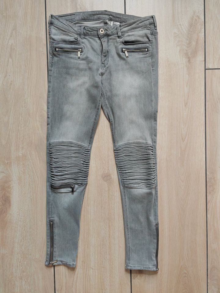 Skinny Low Waist Ankle Jeans grau H&M in Arnstadt