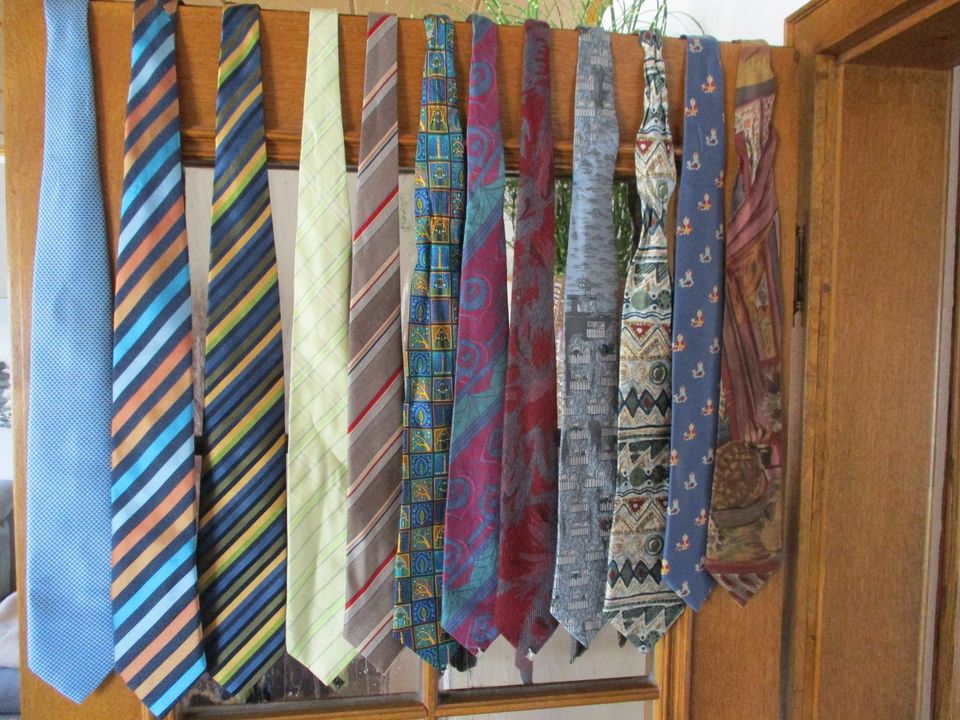 Gut erhaltene Krawatten zu verkaufen in Wassenberg