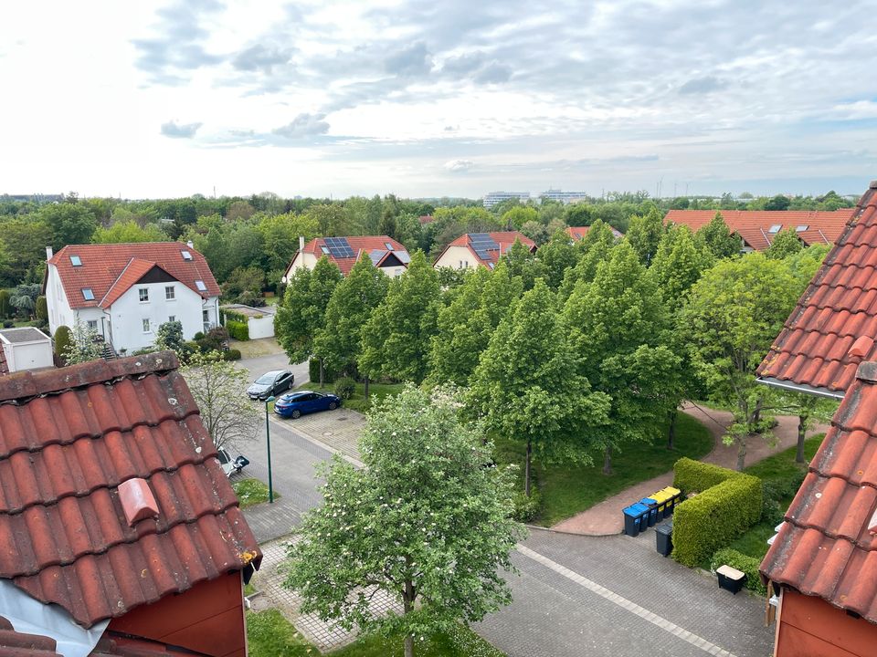 Bezugsfrei! Dachgeschoss-Maisonettewohnung 3-Zimmer mit Balkon in familiärer Wohnlage! in Leipzig