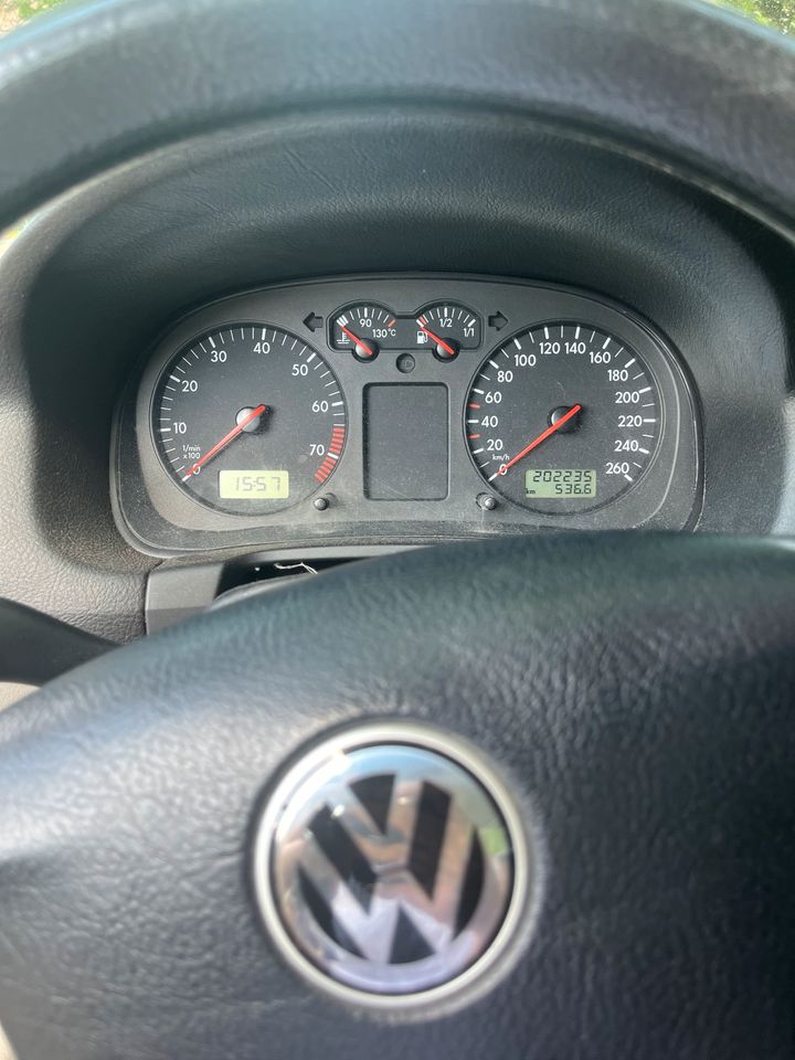 VW bora 1.6 in Auenwald