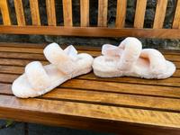 UGG Riemchen-Sandale Sachsen-Anhalt - Bernburg (Saale) Vorschau