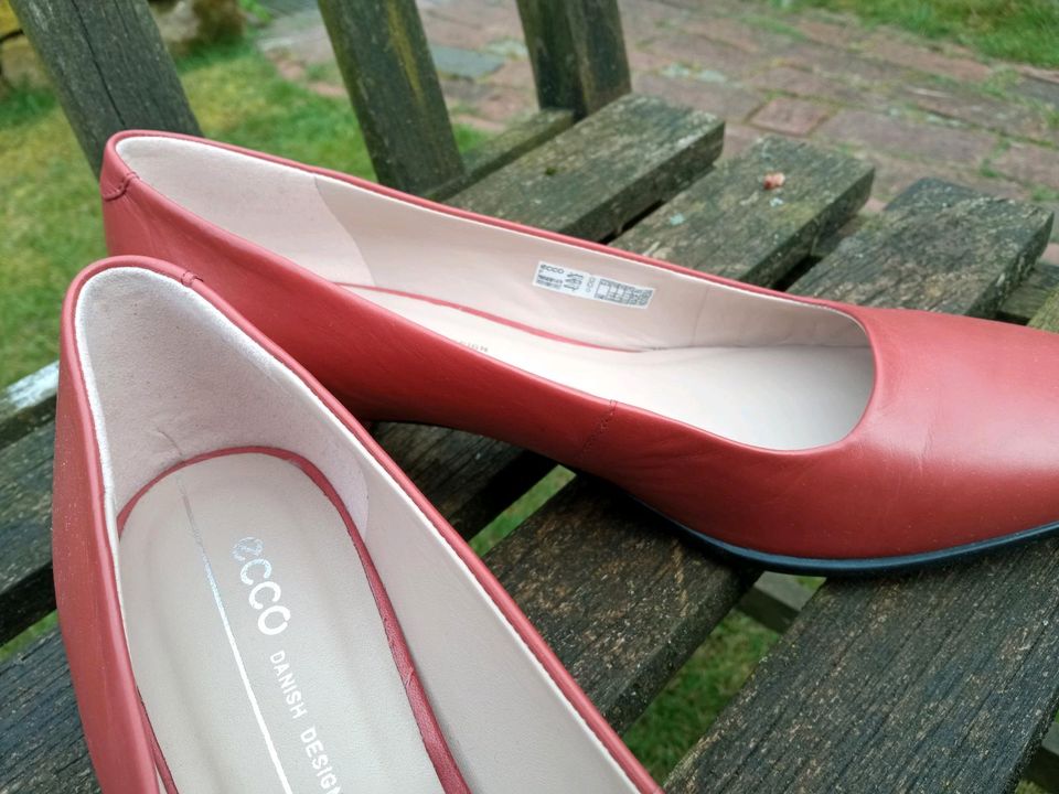 Damen Schuhe/ Pumps von Ecco Gr 40 in Bramsche