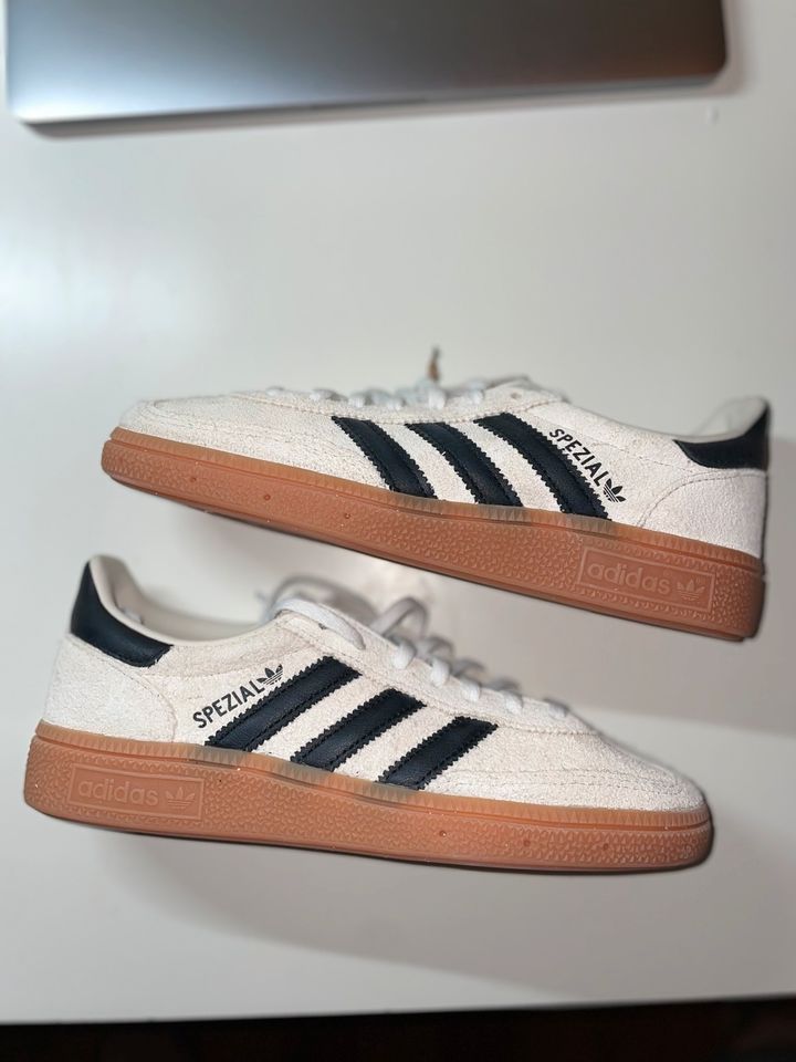 Adidas Handball Spezial Aluminum Core Black in Hamburg