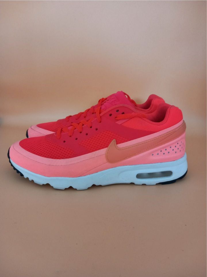 Nike Air Max Classic BW Infrared Damen Sneaker Grösse 38 NP159 in Berlin -  Mitte | eBay Kleinanzeigen ist jetzt Kleinanzeigen