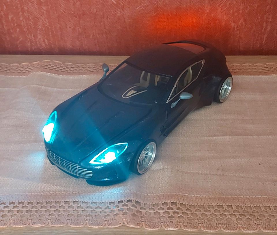 1:18 ASTON MARTIN ONE-77 breitbau flipflop xenon Echtalufelgen in Berlin